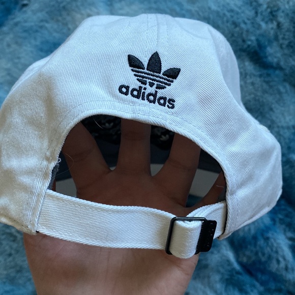 White Adidas hat - Picture 3 of 5